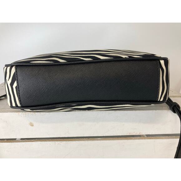 MICHAEL KORS NWT BLACK WHITE ANIMAL NYLON CROSSBODY BAG - Picture 7 of 16